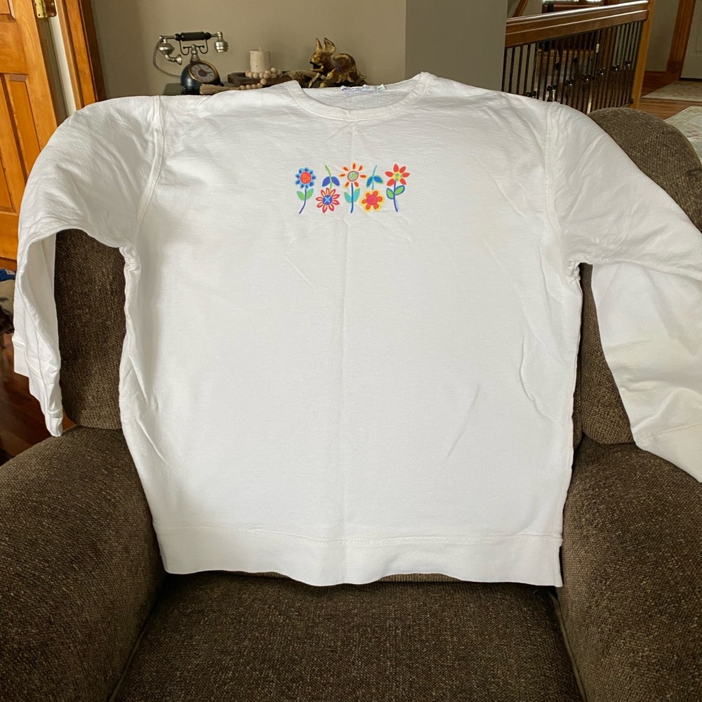 FRESH PRODUCE-New without tags, white sweatshirt with flowers.